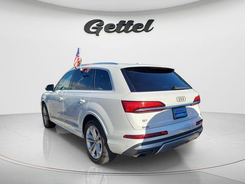 Carrara White 2025 Audi Q7 55 Premium Plus