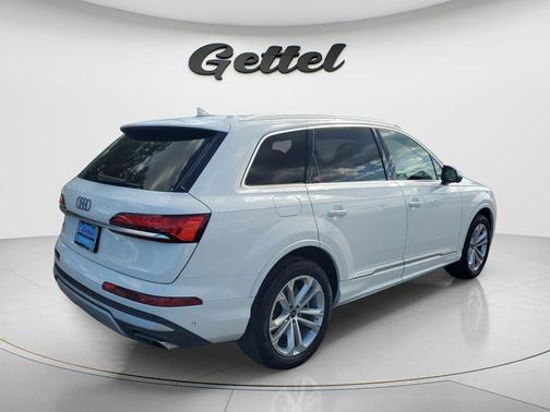 Carrara White 2025 Audi Q7 55 Premium Plus