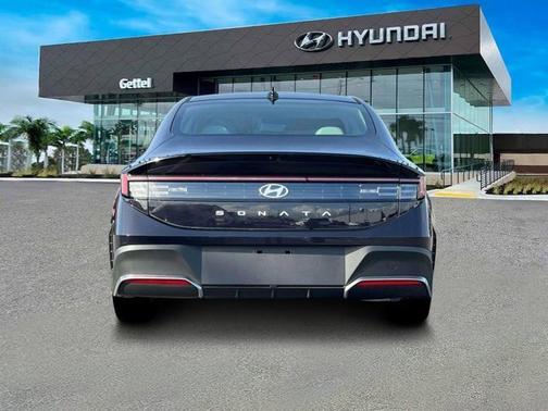 2025 Hyundai SONATA SE