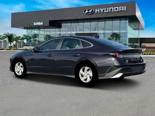 2025 Hyundai SONATA SE