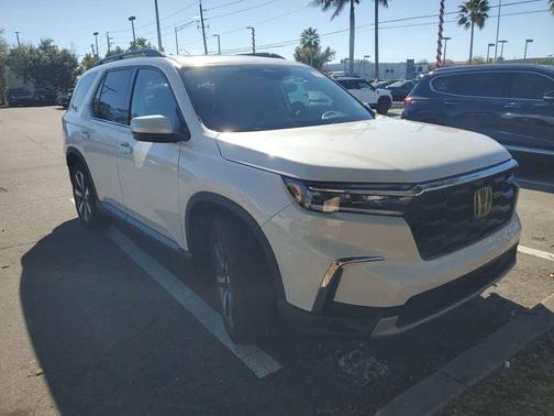 2023 Honda Pilot Touring 8-Passenger