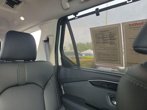 2023 Honda Pilot Touring 8-Passenger