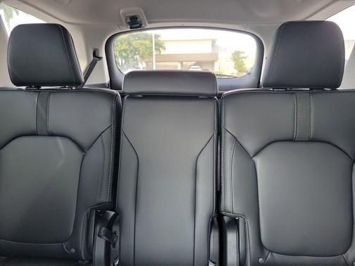 2023 Honda Pilot Touring 8-Passenger