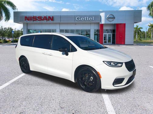 2024 Chrysler Pacifica Hybrid S Appearance Pkg