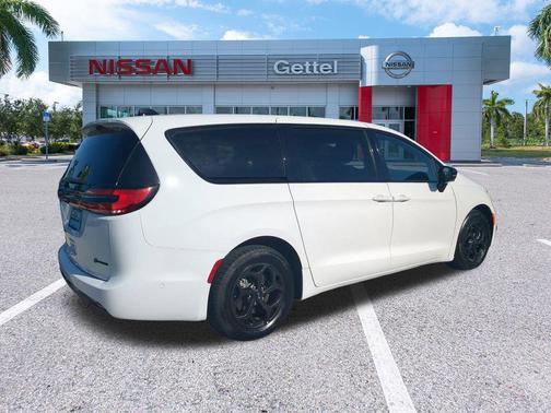 2024 Chrysler Pacifica Hybrid S Appearance Pkg