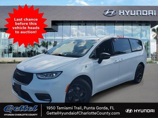 2024 Chrysler Pacifica Hybrid S Appearance Pkg