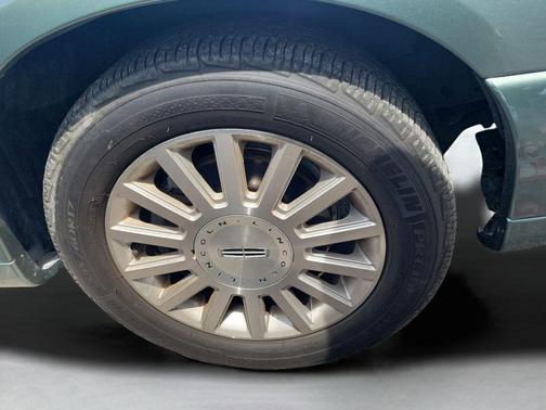 2004 Lincoln Town Car Ultimate