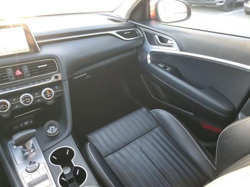 2021 Genesis G70 3.3T RWD