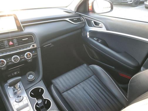 2021 Genesis G70 3.3T RWD