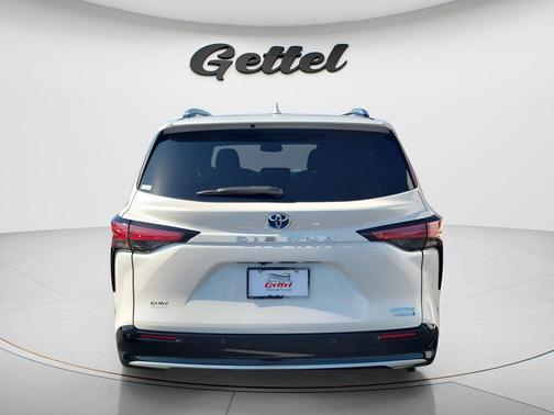Wind Chill Pearl 2023 Toyota Sienna Limited