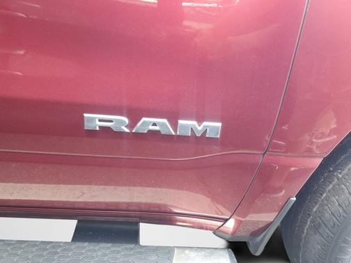 Delmonico Red Pearlcoat 2023 RAM 1500 Big Horn/Lone Star