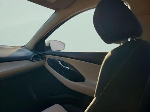 2018 Hyundai Elantra GT Base