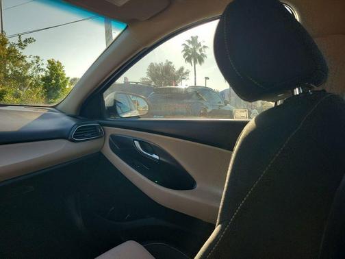 2018 Hyundai Elantra GT Base