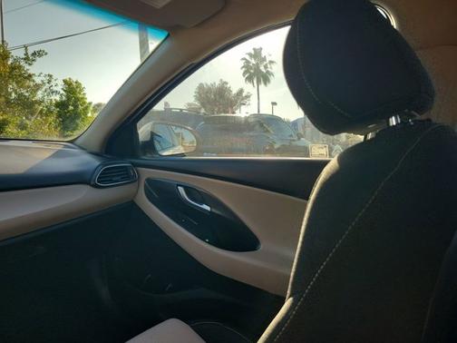 2018 Hyundai Elantra GT Base