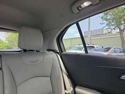 2021 Cadillac XT4 FWD Premium Luxury