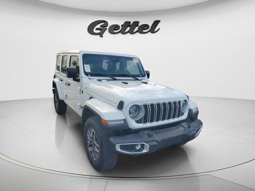 Bright White Clearcoat 2025 Jeep Wrangler 4-Door Sahara 4x4