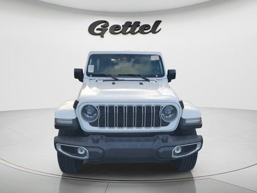 Bright White Clearcoat 2025 Jeep Wrangler 4-Door Sahara 4x4