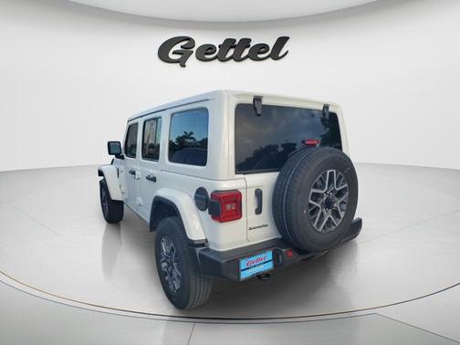 Bright White Clearcoat 2025 Jeep Wrangler 4-Door Sahara 4x4
