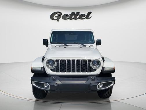 Bright White Clearcoat 2025 Jeep Wrangler 4-Door Sahara 4x4