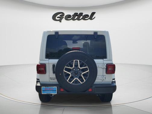 Bright White Clearcoat 2025 Jeep Wrangler 4-Door Sahara 4x4