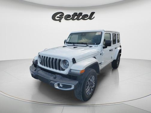 Bright White Clearcoat 2025 Jeep Wrangler 4-Door Sahara 4x4
