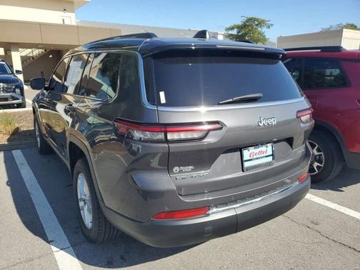 2022 Jeep Grand Cherokee L Laredo