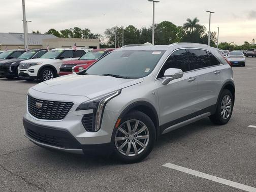 2022 Cadillac XT4 Premium Luxury