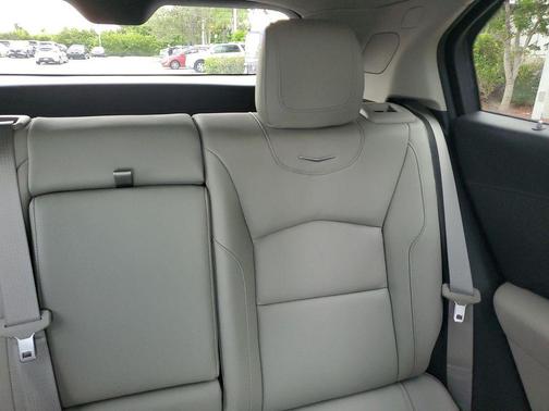 2022 Cadillac XT4 Premium Luxury
