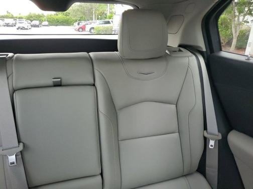 2022 Cadillac XT4 Premium Luxury