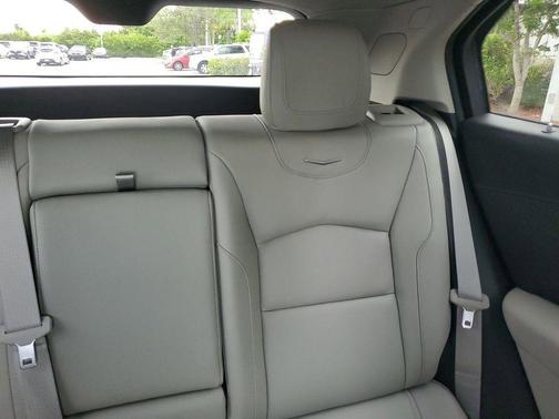 2022 Cadillac XT4 Premium Luxury
