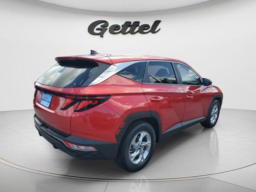 2022 Hyundai TUCSON SE