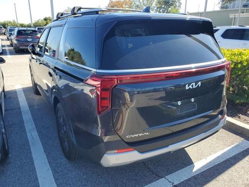 2025 Kia Carnival Hybrid EX