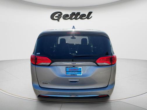 Billet Silver Metallic Clearcoat 2019 Chrysler Pacifica Touring Plus