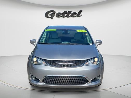 Billet Silver Metallic Clearcoat 2019 Chrysler Pacifica Touring Plus