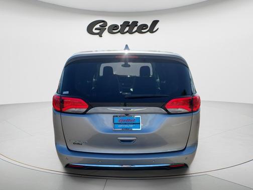 Billet Silver Metallic Clearcoat 2019 Chrysler Pacifica Touring Plus