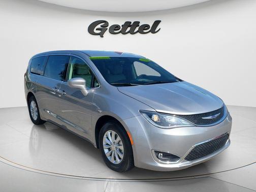 Billet Silver Metallic Clearcoat 2019 Chrysler Pacifica Touring Plus