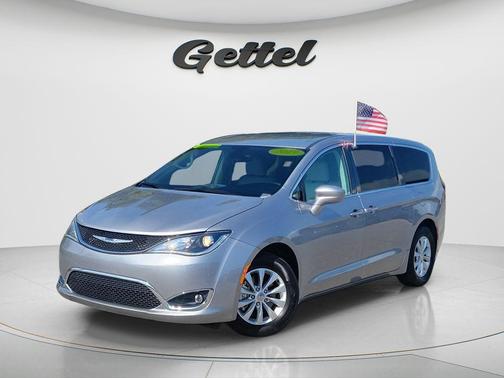 Billet Silver Metallic Clearcoat 2019 Chrysler Pacifica Touring Plus