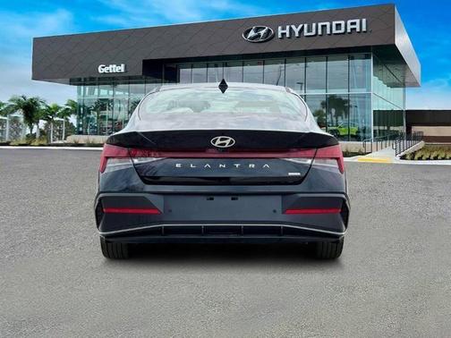 2025 Hyundai ELANTRA HEV Limited