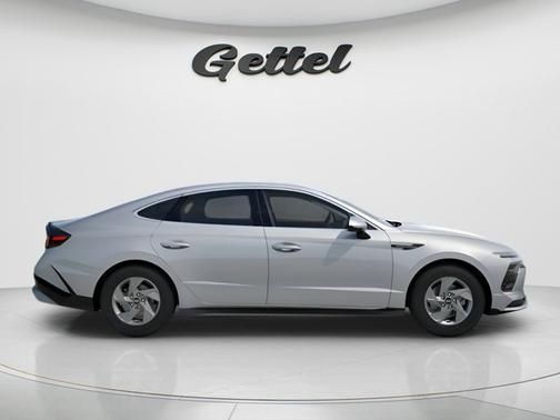 Aero Silver 2026 Hyundai SONATA SE