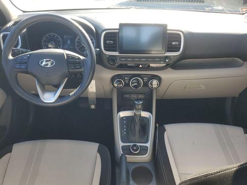 2022 Hyundai VENUE SEL