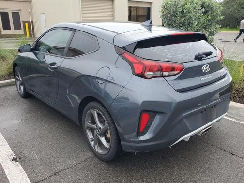 2020 Hyundai Veloster 2