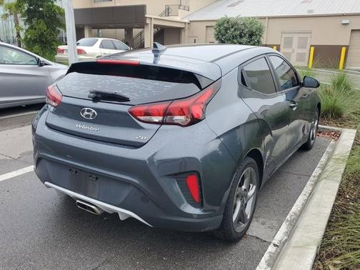 2020 Hyundai Veloster 2