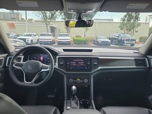 2023 Volkswagen Atlas 3.6L SE w/Technology