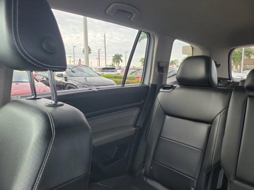 2023 Volkswagen Atlas 3.6L SE w/Technology