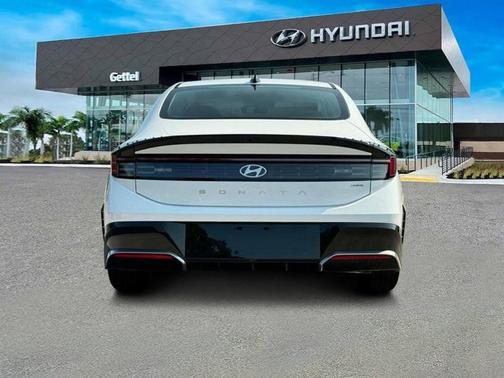 2025 Hyundai SONATA Hybrid SE