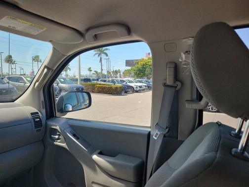 2016 Nissan Frontier SV