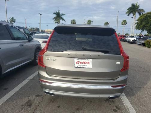 2021 Volvo XC90 Recharge Plug-In Hybrid T8 Inscription 7 Passenger