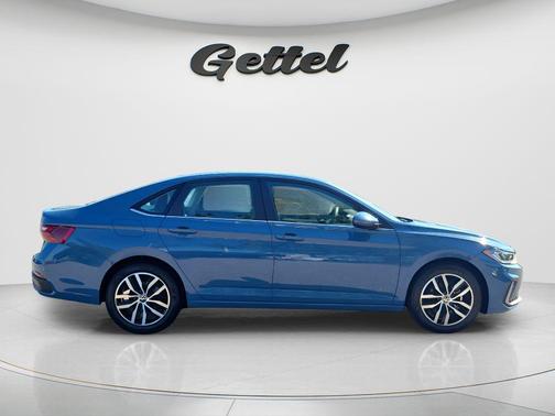 Monterey Blue Pearl 2026 Volkswagen Jetta 1.4T SE