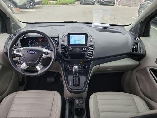 2022 Ford Transit Connect Titanium w/Rear Liftgate