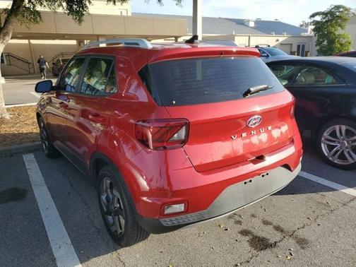 2022 Hyundai VENUE Limited